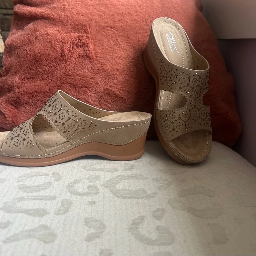Tan Wedge Sandals size 39, 8.5